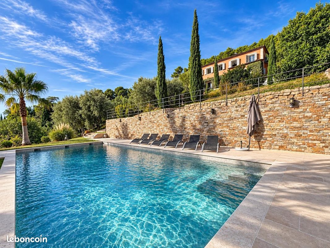 Maison 7 pièces 207 m² · à Grasse · 207 m² · 1 050 000 €