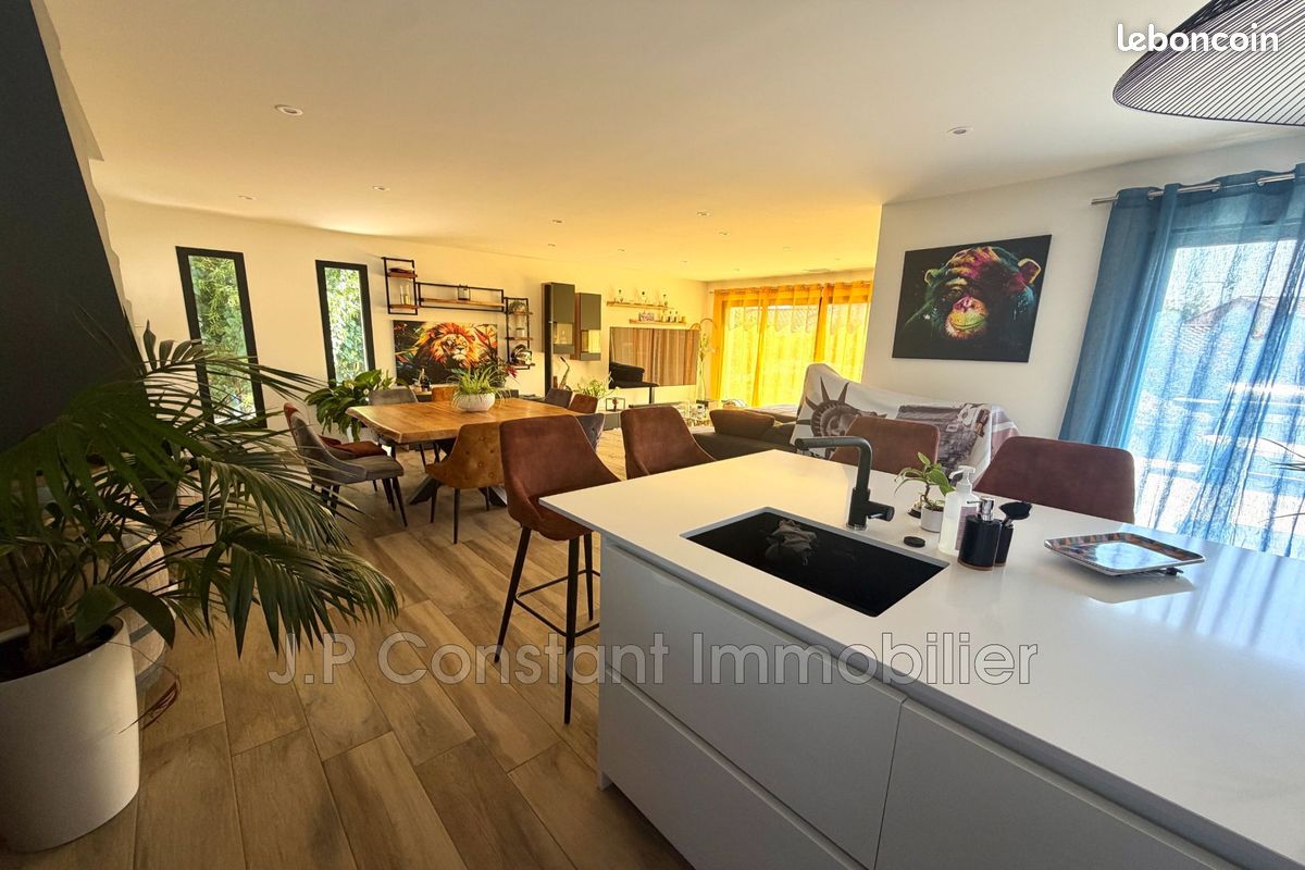 Maison 5 pièces 138 m² · à Saint-Cyr-sur-Mer · 138 m² · 889 000 €