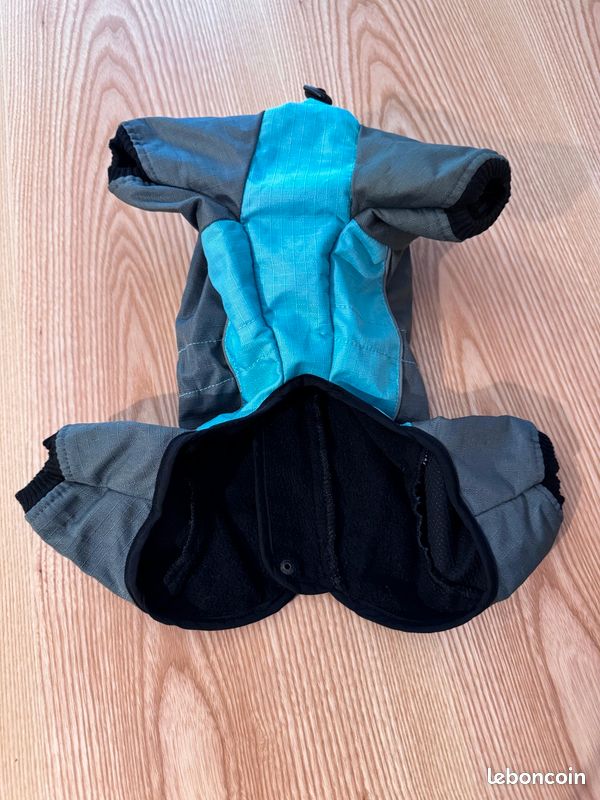 Combinaison imperméable pour chien (image 1)
