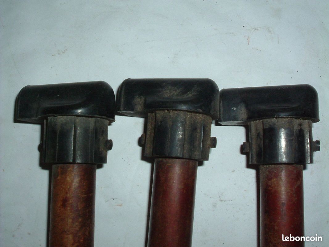 Lot de 3 pipes de bougie de voiture ancienne - Collection