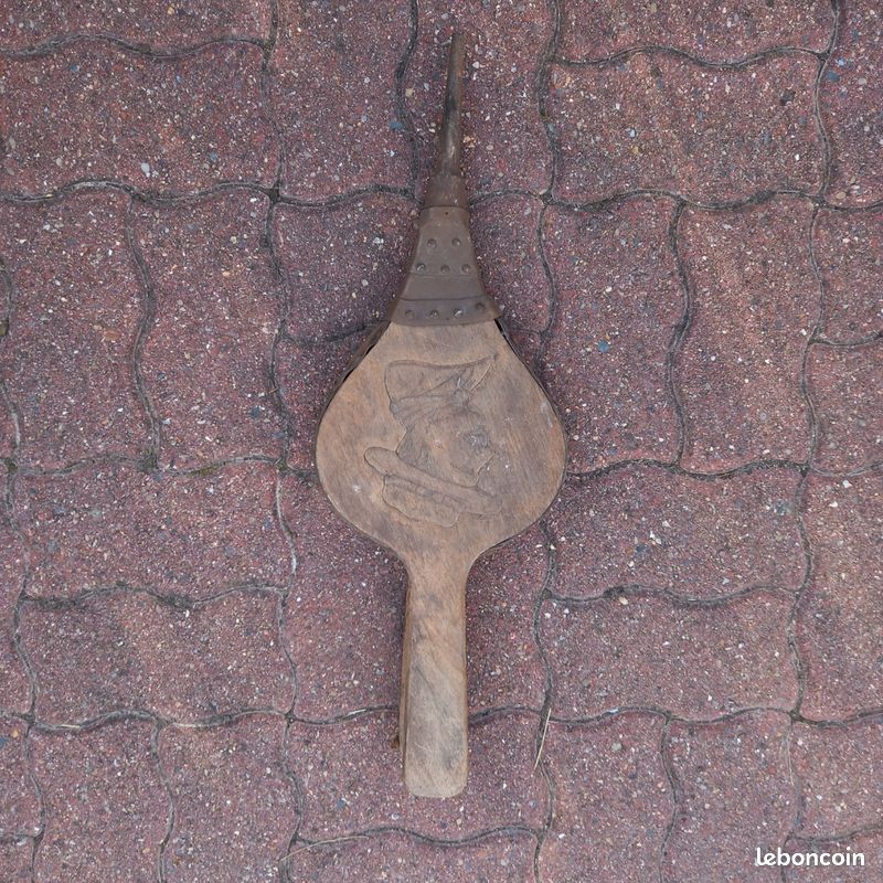Soufflet bois sculpté pour cheminée ou déco (image 1)