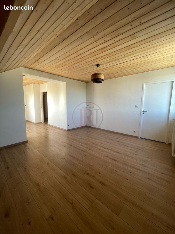 Appartement 4 pièces 70 m² · à Montfaucon · 70 m² · 130 000 €
