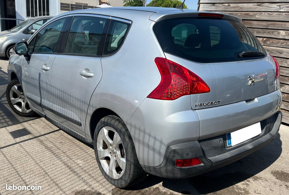 PEUGEOT 3008 / 1.6 HDi 112 cv *Finition Active (image 2)