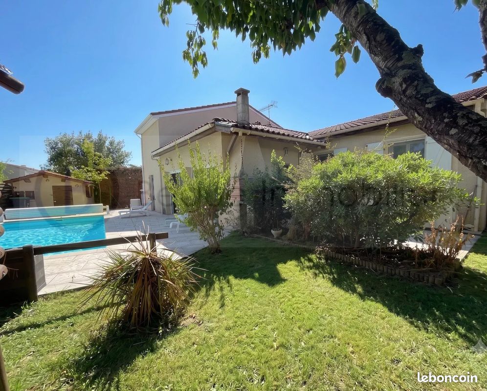 Maison 7 pièces 160 m² · à La Salvetat-Saint-Gilles · 160 m² · 416 000 €