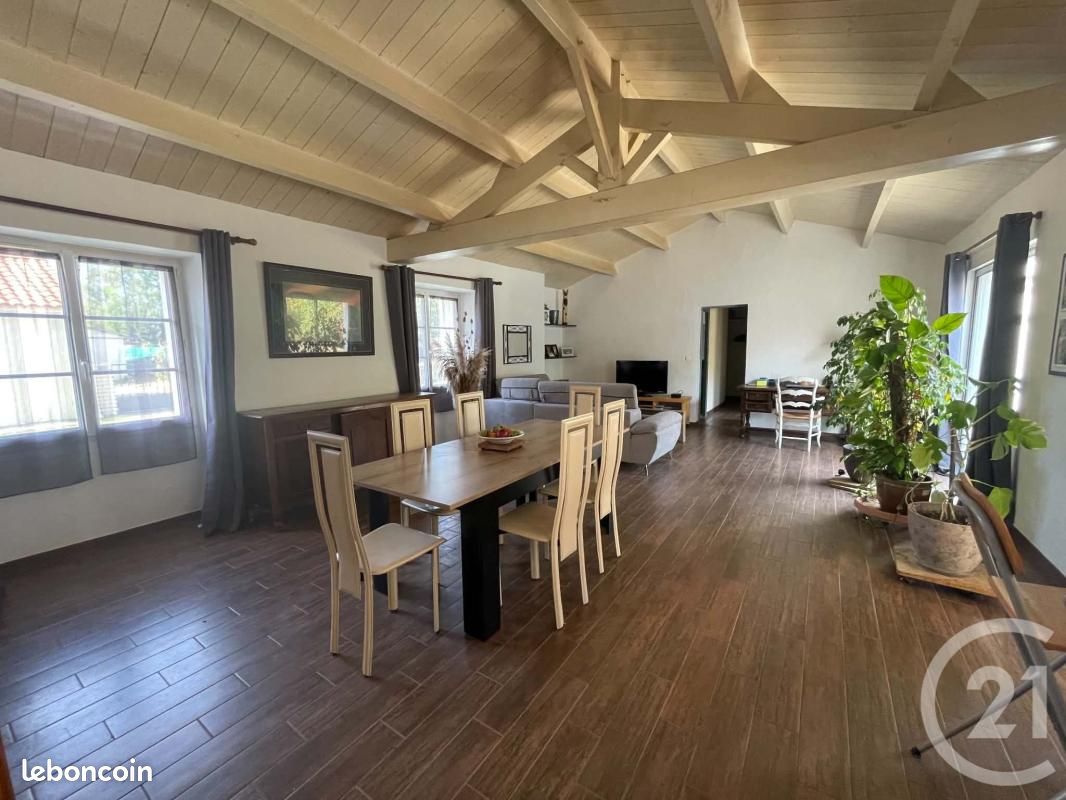 Maison 3 pièces 113 m² · à Saint-Étienne-de-Mer-Morte · 113 m² · 232 000 €