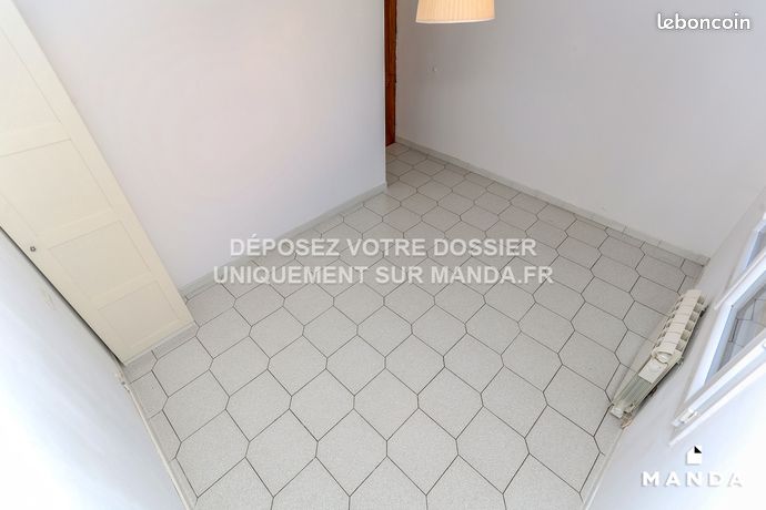 https://img.leboncoin.fr/api/v1/lbcpb1/images/89/dc/c9/89dcc915c145b664d318b44f960749873e6cc830.jpg?rule=ad-image