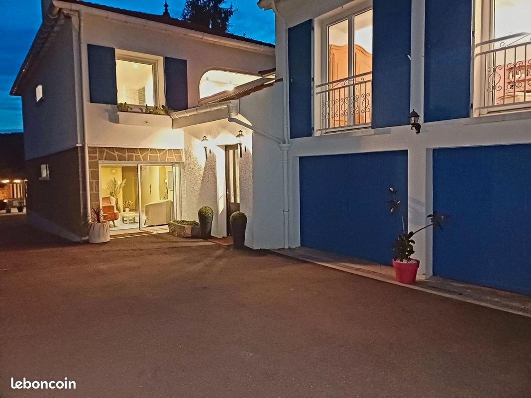 Maison 6 pièces 150 m² · à Aurec-sur-Loire · 150 m² · 380 000 €