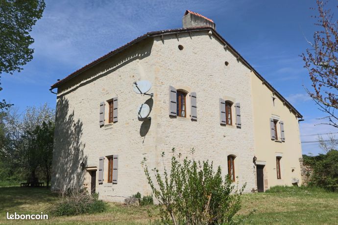 Propriété 8 pièces 220 m²