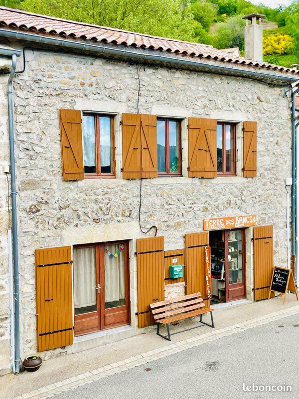 Maison 6 pièces 100 m² · à Saint-Joseph-des-Bancs · 100 m² · 150 000 €