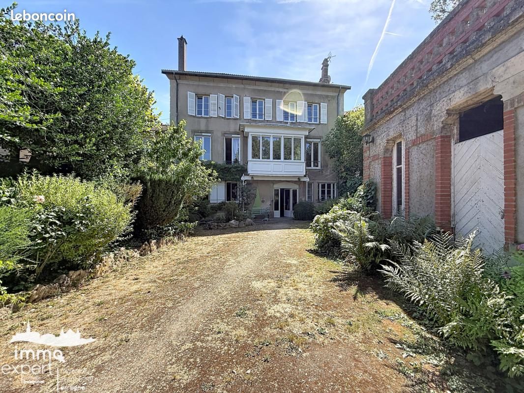 Immeuble 492 m² · à Mirecourt · 492 m² · 275 000 €