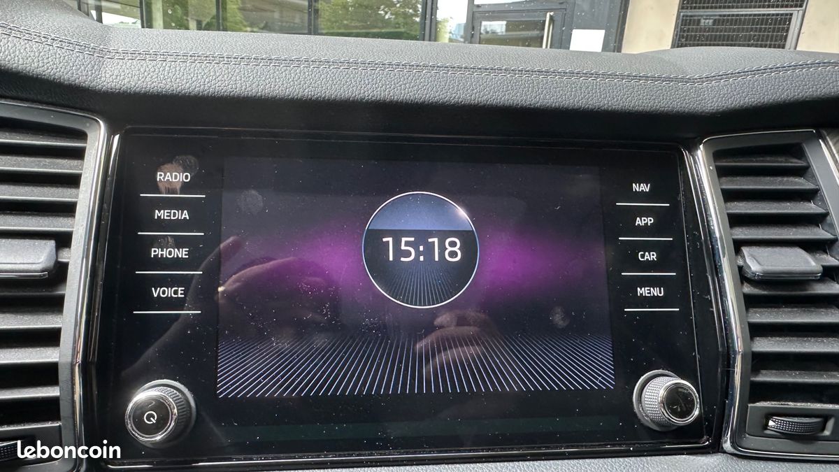 Skoda kodiaq 2.0 tdi 150 ch scr style 4x2 dsg 7pl / toit ouvrant / entretien constructeur (image 27)