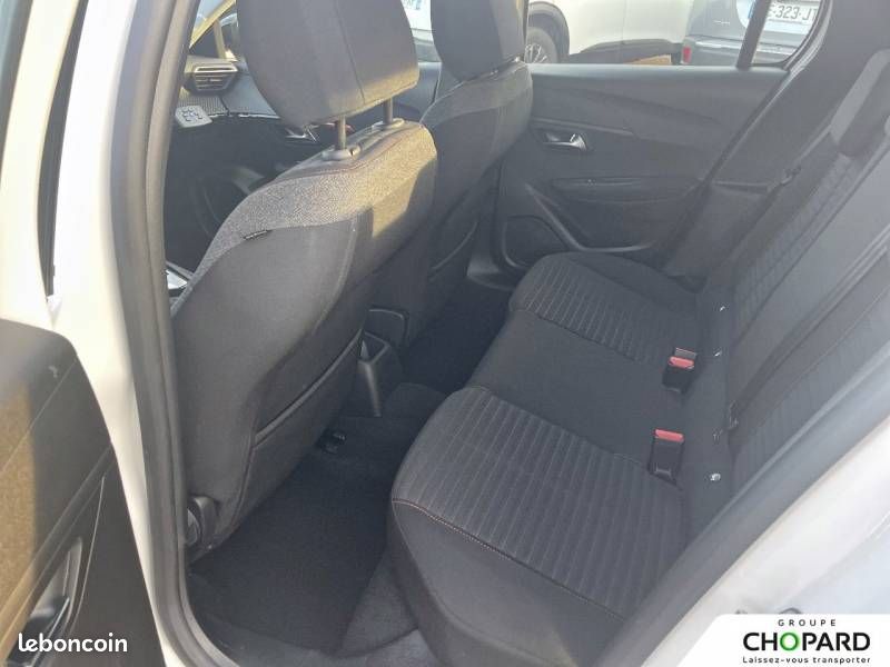Peugeot 208 PureTech 100 S&S EAT8 Active Pack (image 10)