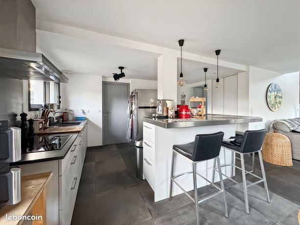 Propriété 7 pièces 143 m² — 5