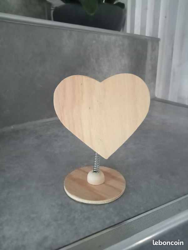 Porte-photo Coeur En Bois Autoportant – Fait Main – Noir – Déco Murale Ou Posée