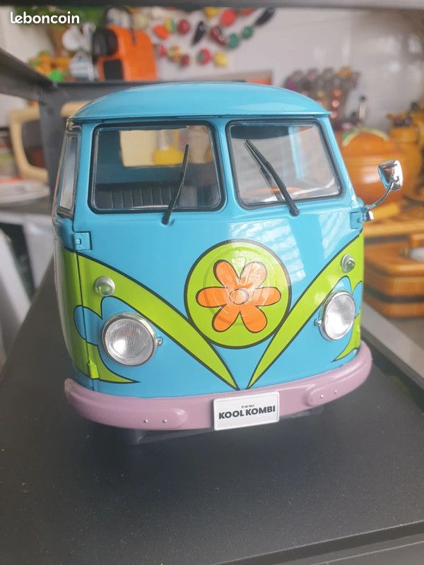 1:18 Cool Combi Flower Power 2024
