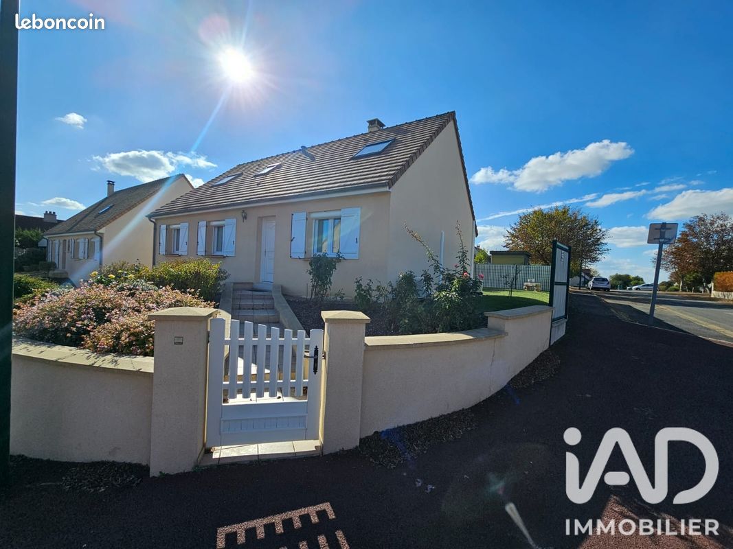 Maison 6 pièces 142 m² · à Chaufour-Notre-Dame · 142 m² · 275 000 €