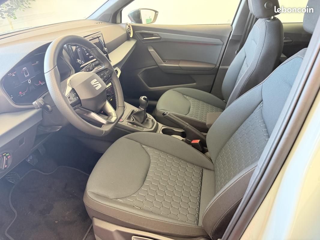 Seat Arona 1.0 TSI 95 ch Start/Stop BVM5 Copa (image 22)