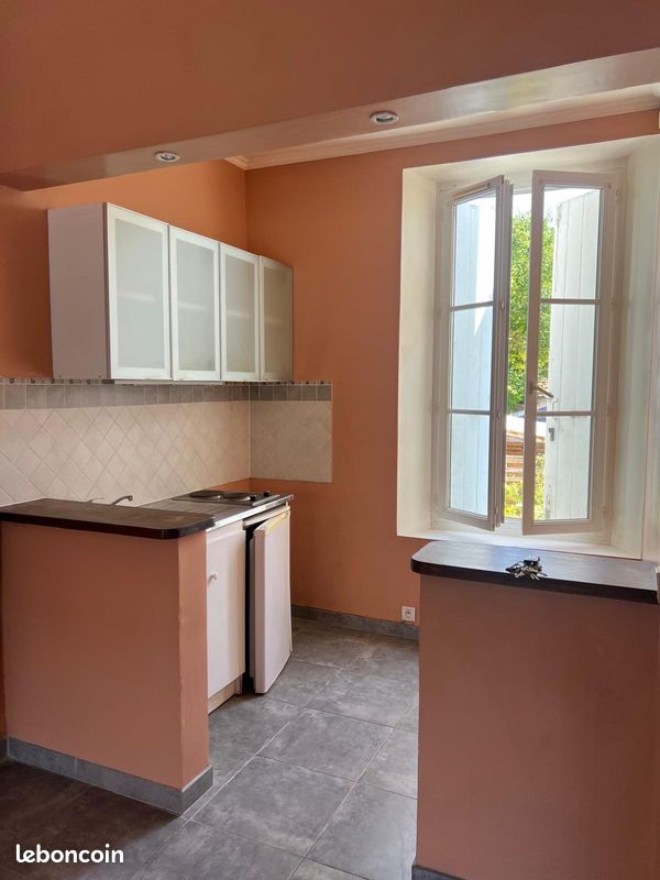 Appartement 1 pièce 24 m² · à Pont-sur-Yonne · 24 m² · 360 €