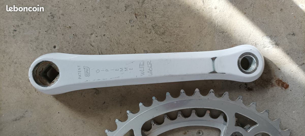 Vis cheminées pour pédalier-Crankset NEUF-NOS VINTAGE (triple