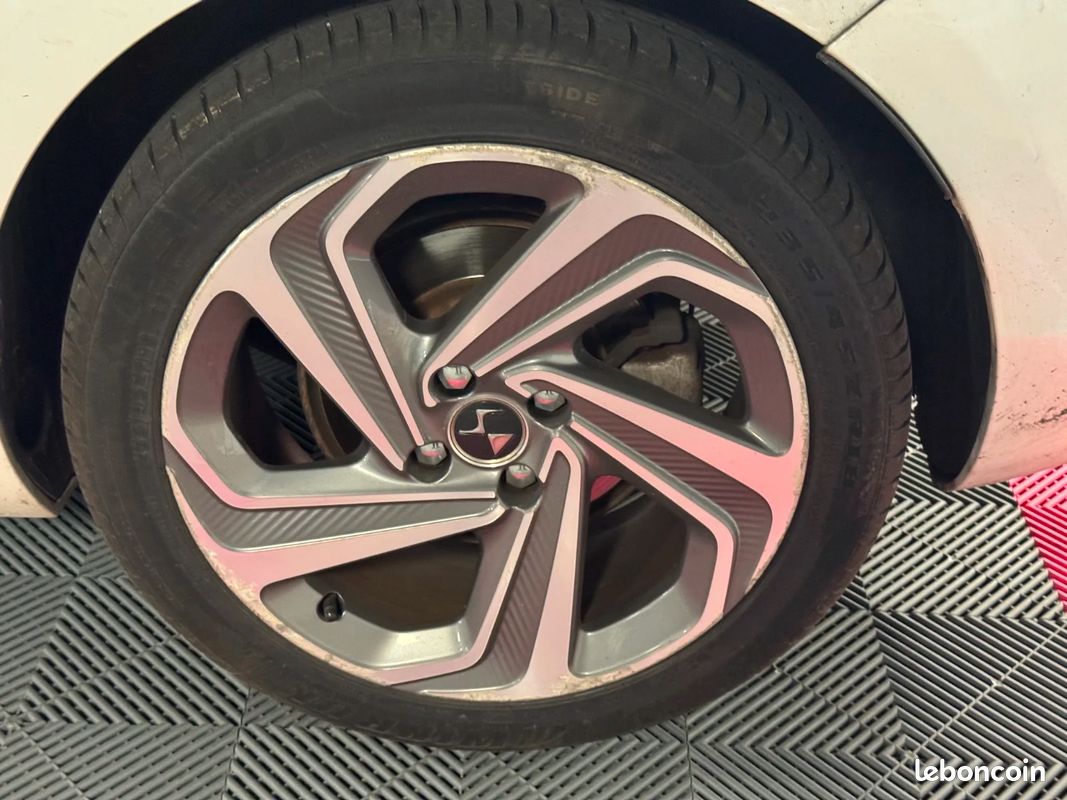 DS DS5 Hybrid 4x4 ETG6 So Chic (image 31)
