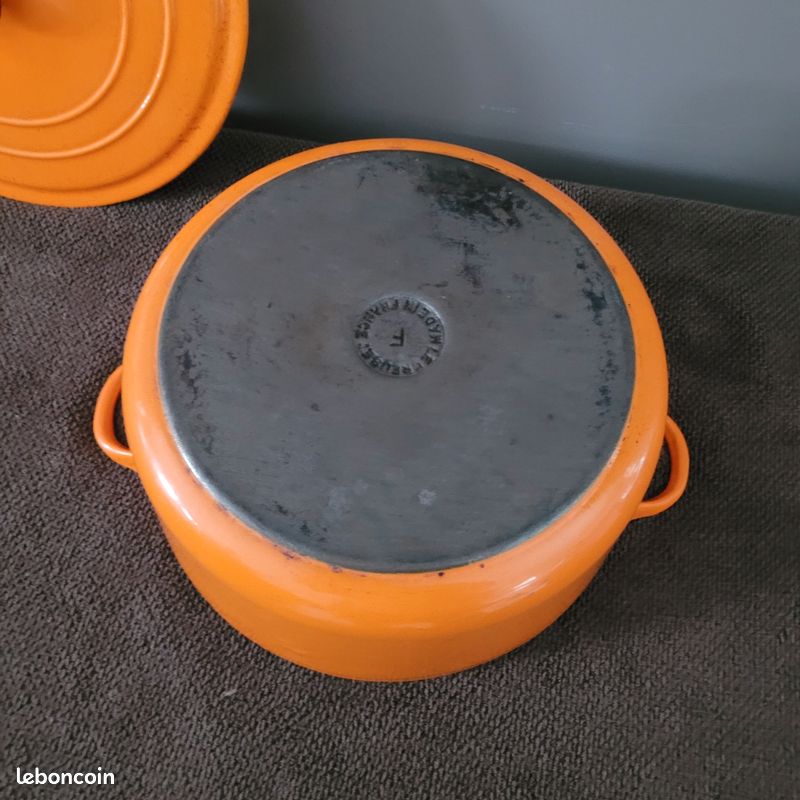Le Creuset Signature cocotte para horno de pan 24 cm, 1.6 L, rojo