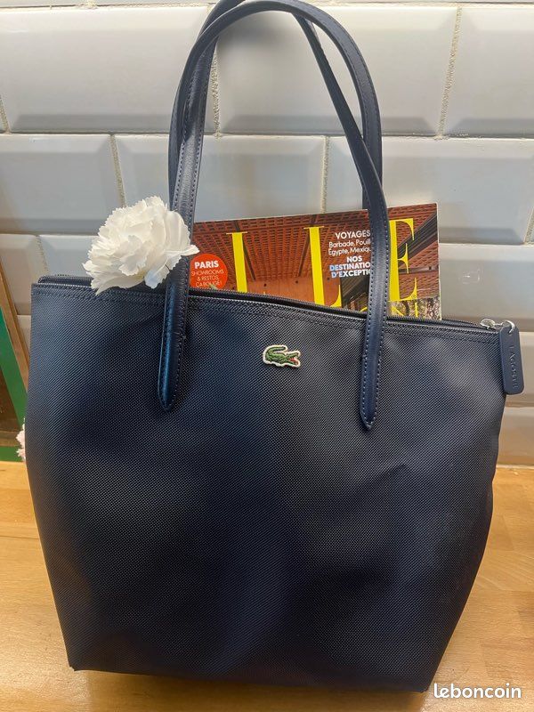 Sac à main Lacoste bleu marine Accessoires Bagagerie - Main Image