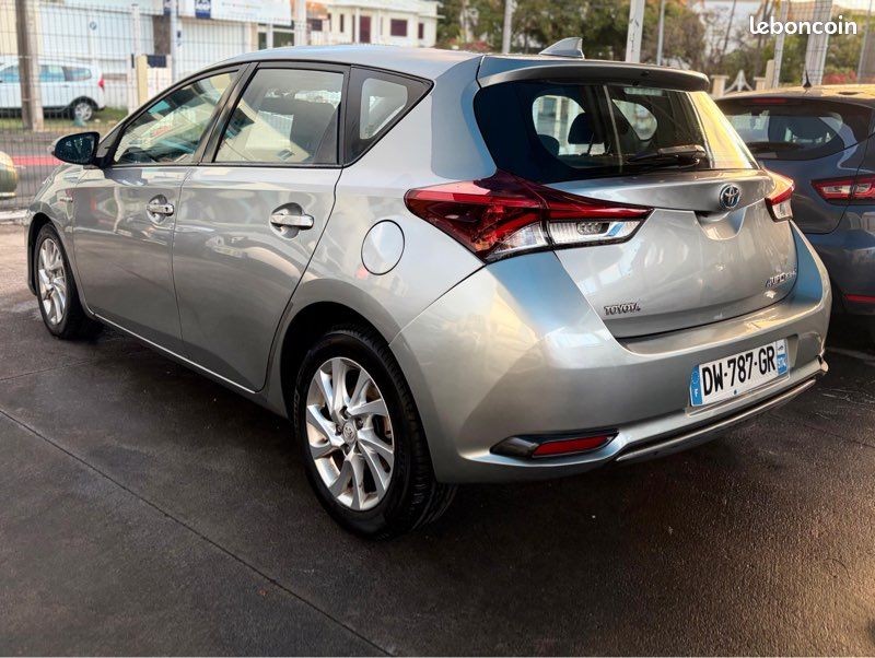 Toyota Auris Mc HSD 136ch Dynamic (image 4)