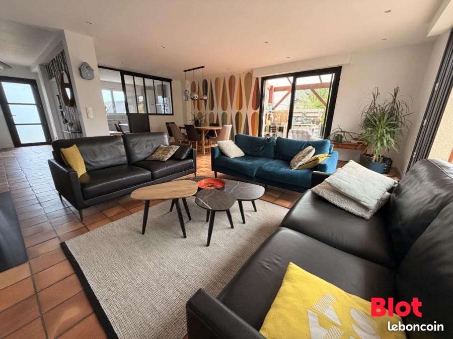 Maison 8 pièces 218 m² · à Mordelles · 218 m² · 499 000 €