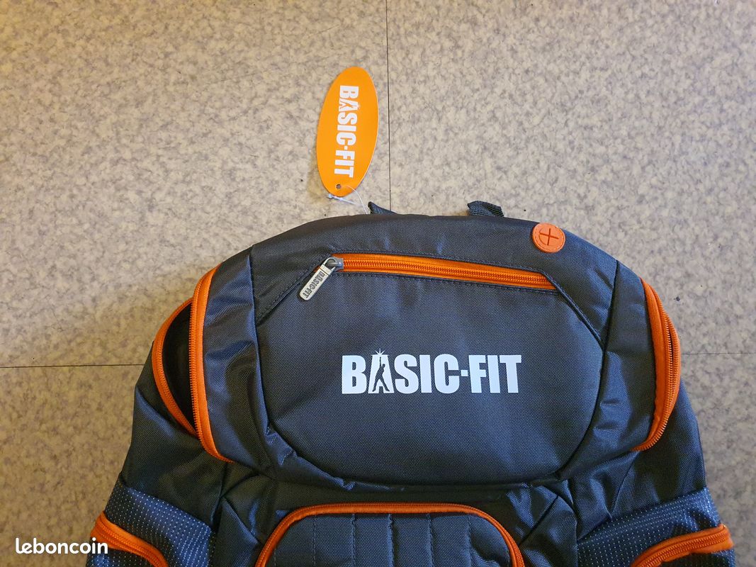 Sac de sport Basic Fit comme neuf - Sport & Plein air
