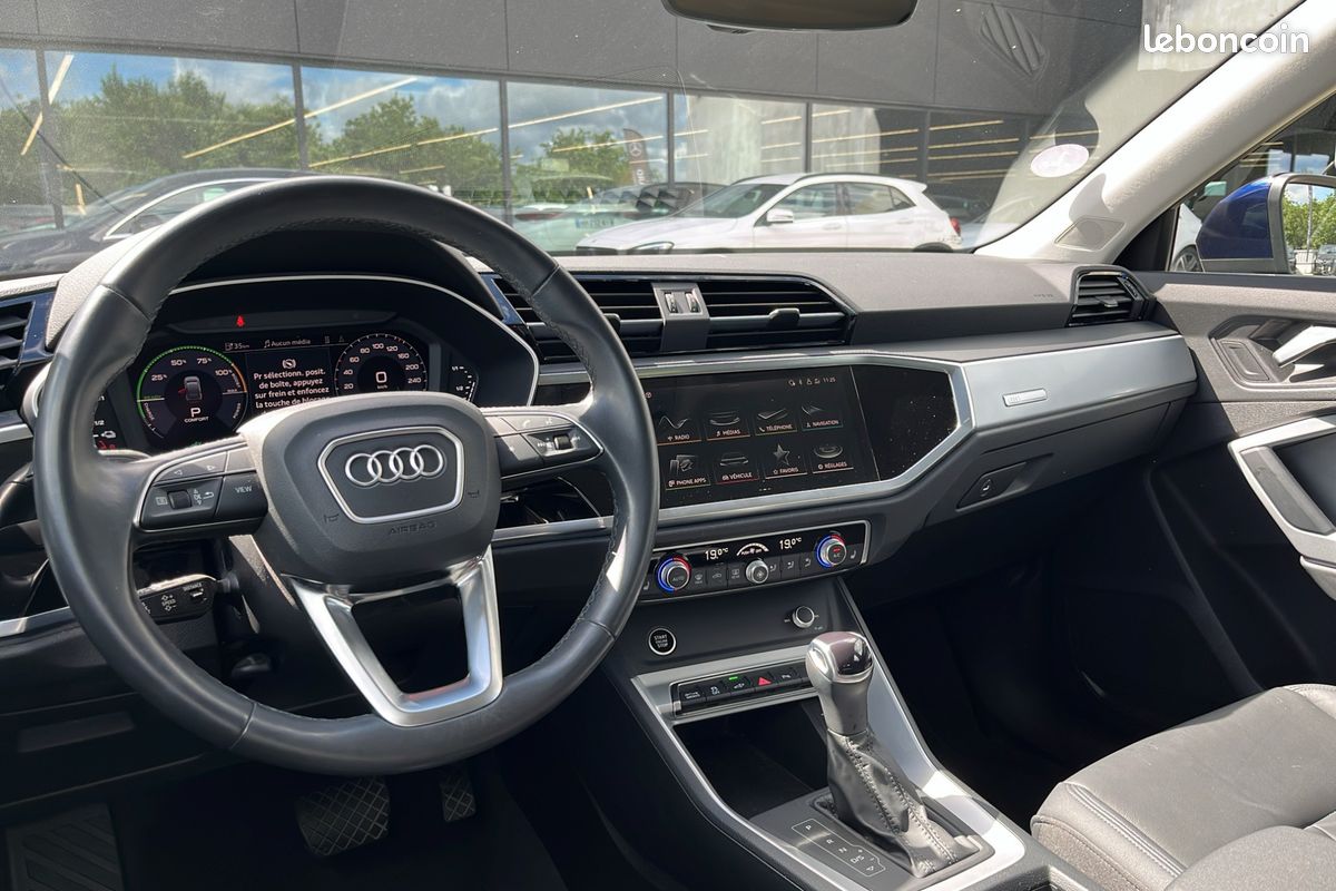 AUDI Q3 Sportback 45 TFSIe 245 ch S tronic 6 S line (image 24)