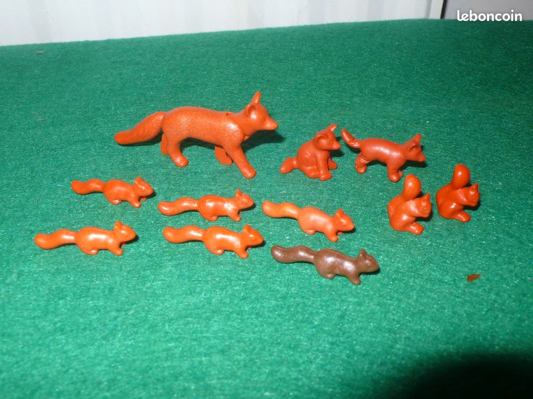 énorme lot de 27 éléphants + 25 bébés playmobil réf 11 ( lot