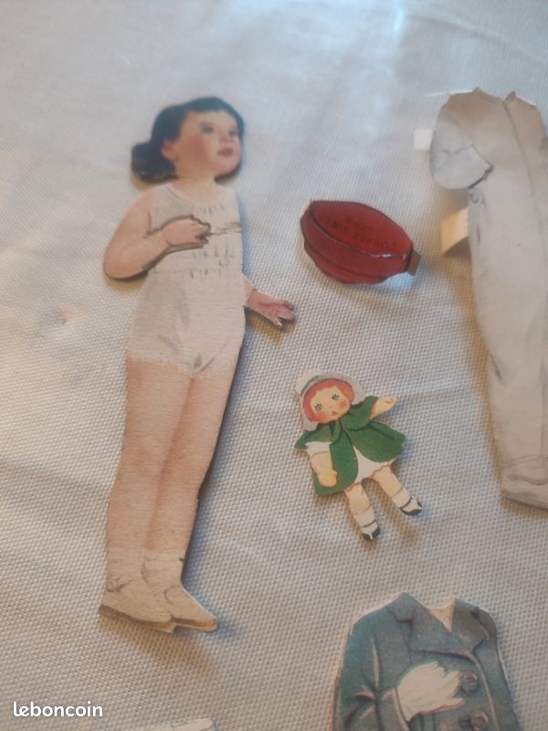 Ancienne poupée en carton Cécile avec vêtements (image 2)