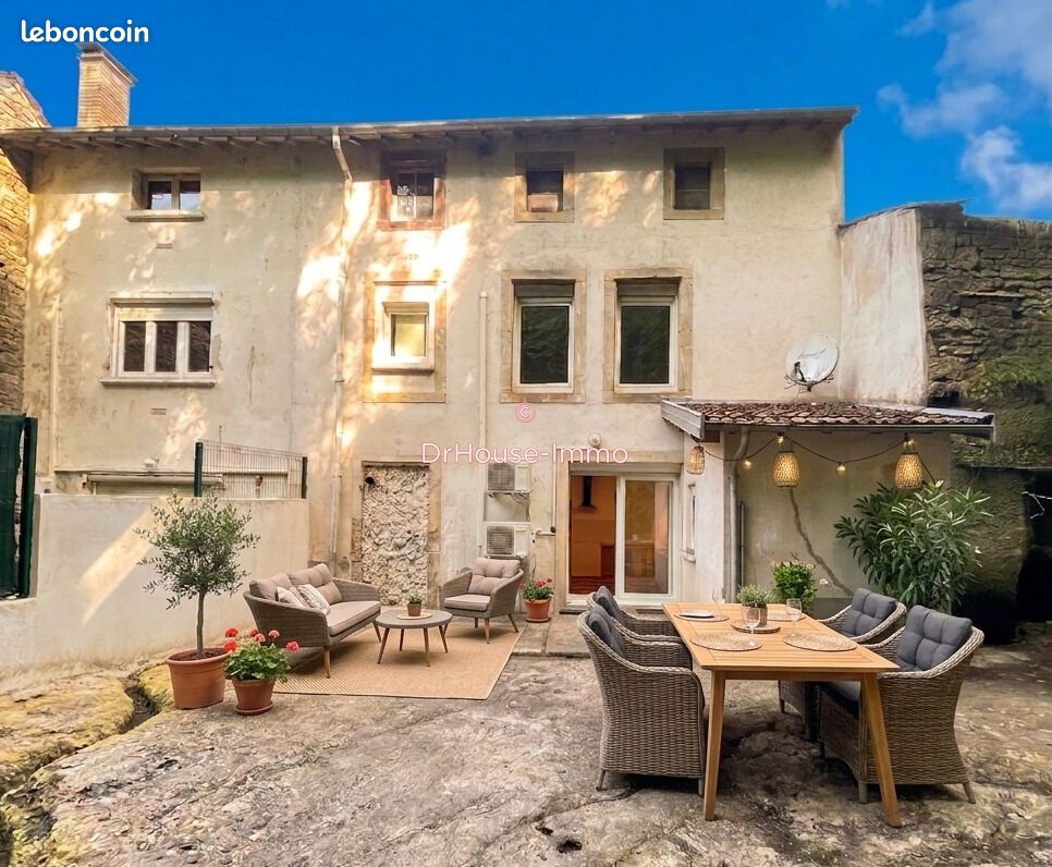 Maison 8 pièces 180 m² · à Darney · 180 m² · 128 000 €