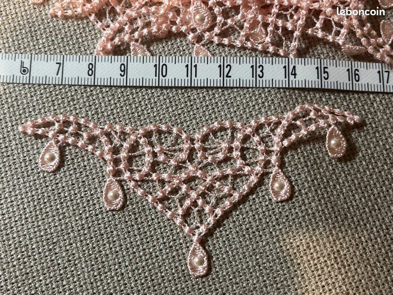 Applique En Strass Doré Et Perles à Coudre - Forme étoile 33.5x34.5 Cm - Dentelle Pailletée Pour Customisation Vêtements