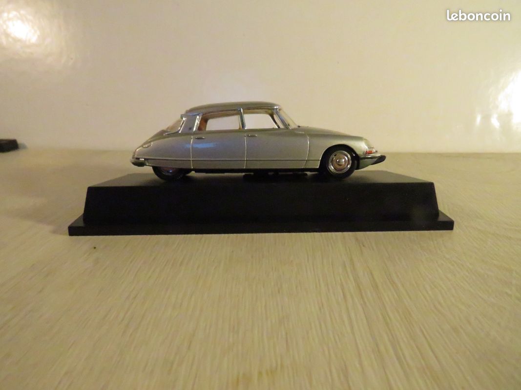 Citroën DS 21 grise métal interieur orange 1969 1/43 (image 5)