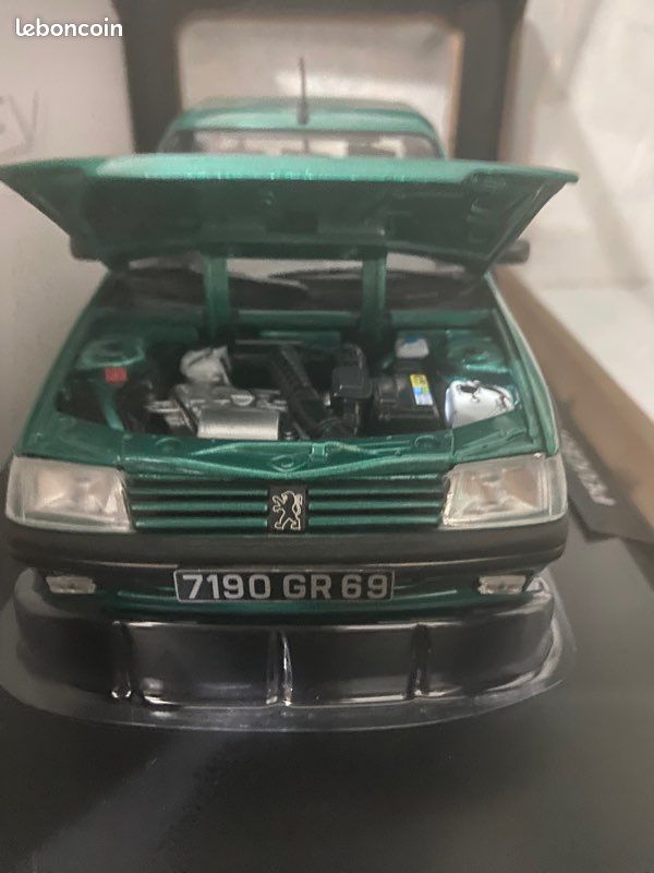 PEUGEOT 205 GTi GRIFFE 1990 Vert NOREV 1:43 de reference 471722 PEUGEOT 205 GTi GRIFFE 1990 Vert NOREV 1:43 de reference 471722