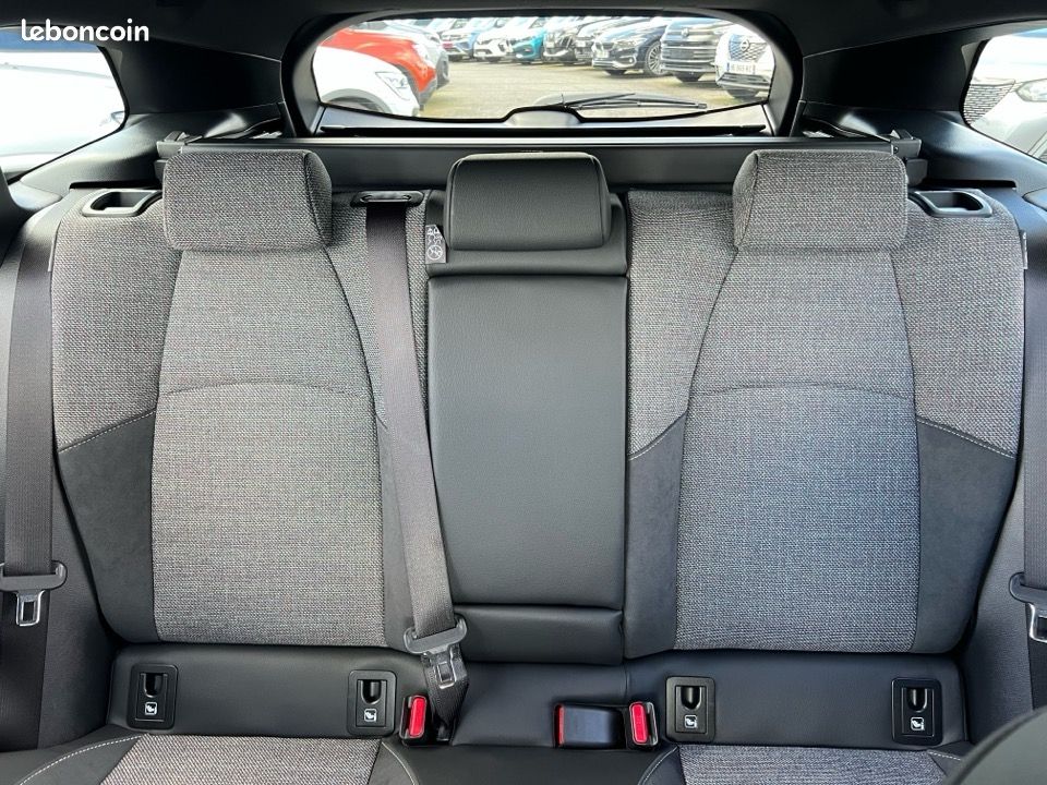Toyota COROLLA TOURING SPT 1.8 140CH DESIGN MY26 (image 20)