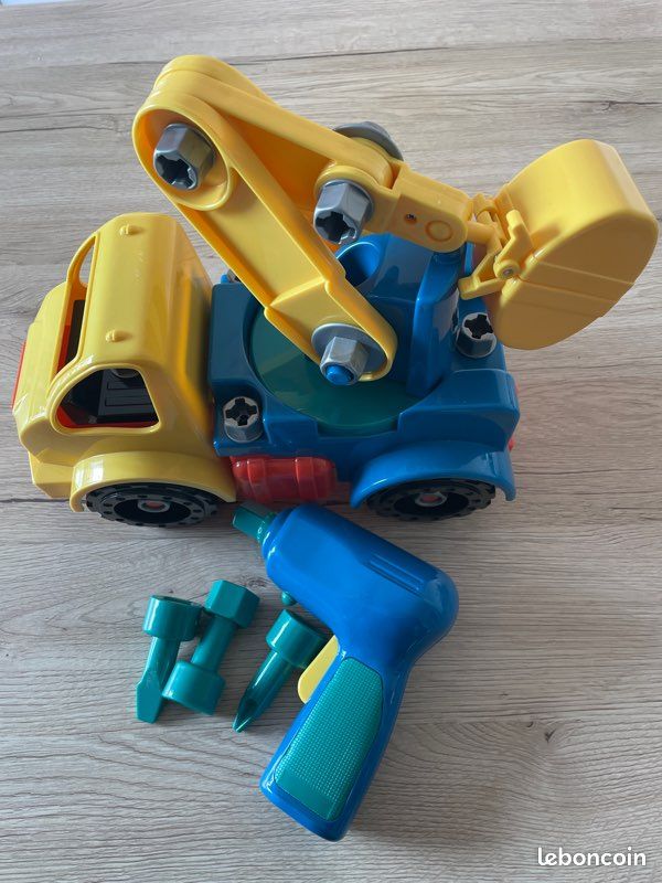 Camion jouet à démonter remonter (image 1)