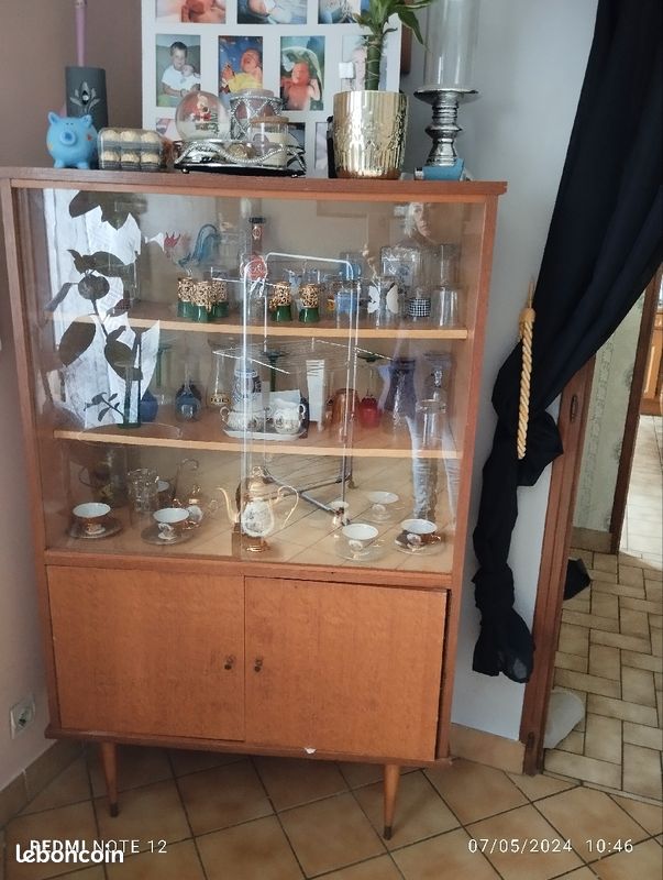 Vitrine (image 1)