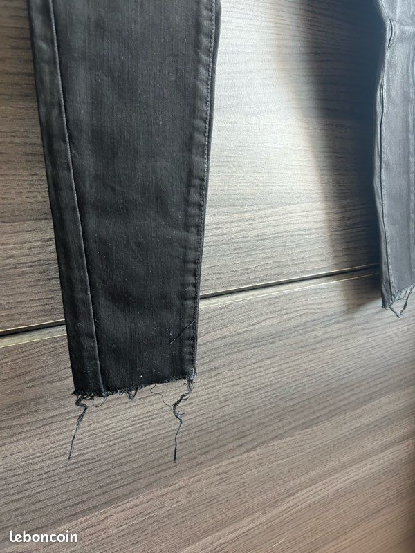 Jeans skinny noir super high waist Stradivarius taille 32 (image 2)