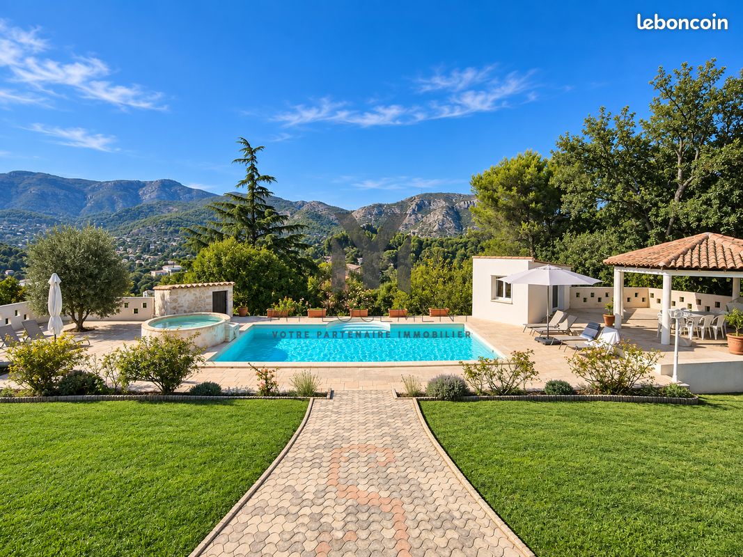 Maison 6 pièces 166 m² · à Roquevaire · 166 m² · 875 000 €