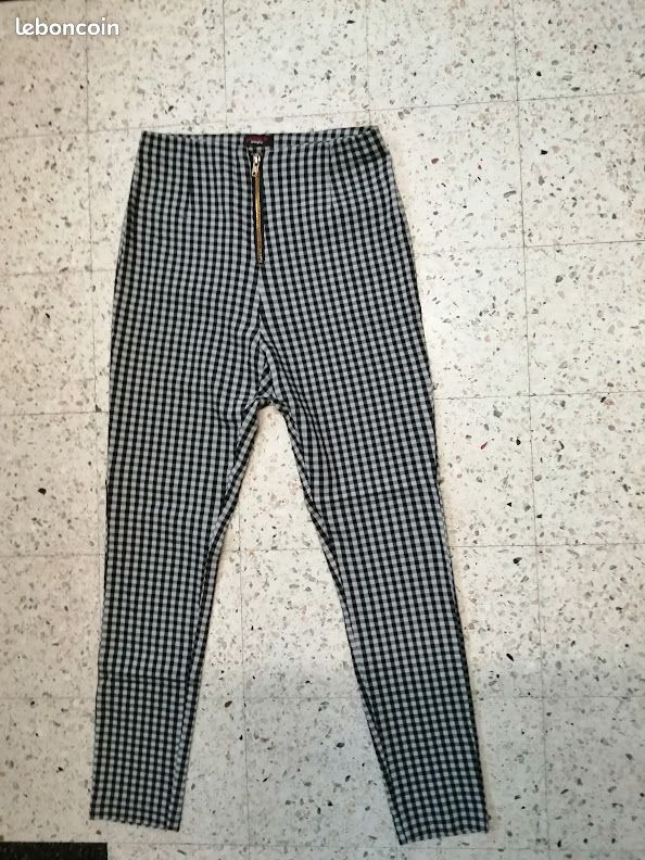 Pantalon Jennyfer taille 40 (image 1)