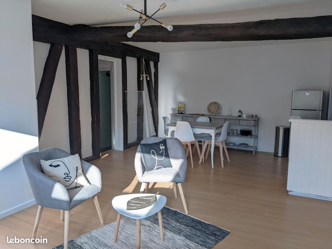 Appartement 2 pièces 57 m² · à Figeac · 57 m² · 570 €