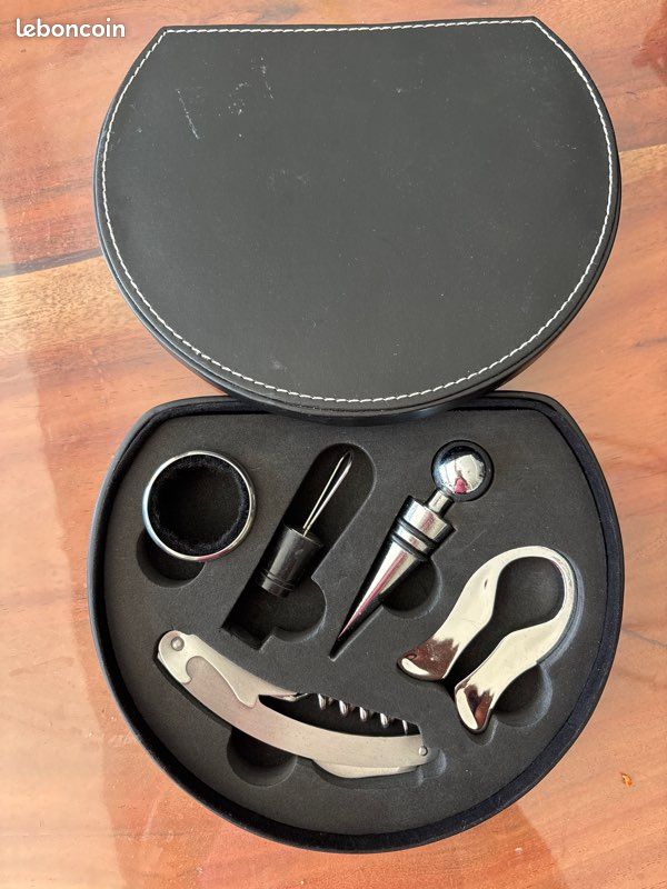 Coffret Sommelier Personnalisé 5 Accessoires - Tire-Bouchon, Thermomètre, Bec Verseur - Idée Cadeau Avec Prénom