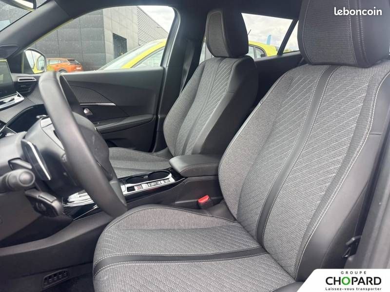 Peugeot 2008 Hybrid 145 e-DCS6 Allure (image 18)