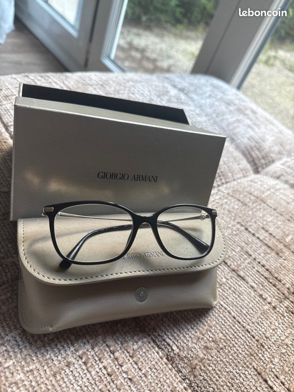 Paire de lunettes ARMANI Accessoires Bagagerie