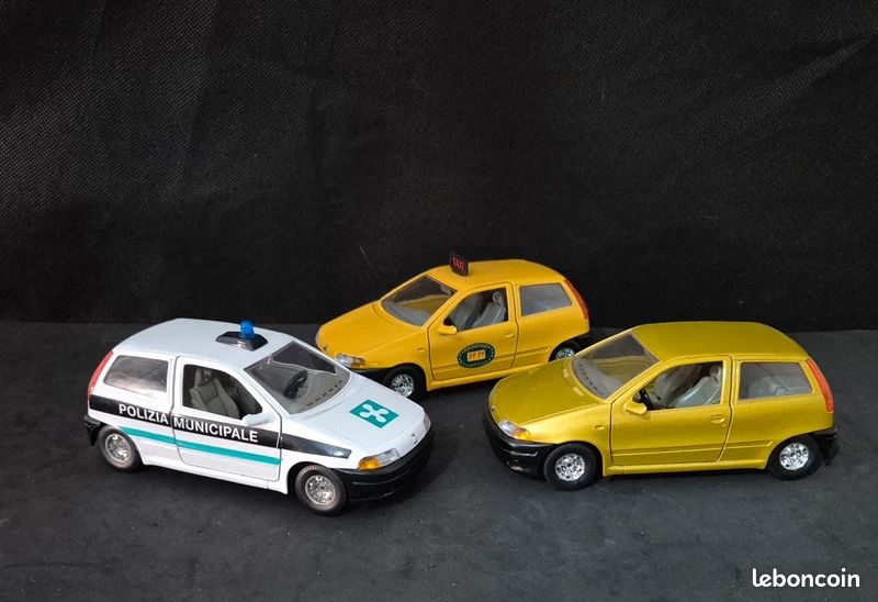 Burago Fiat Punto Police Municipal 1/24 Vintage Die Cast 0107 Bburago