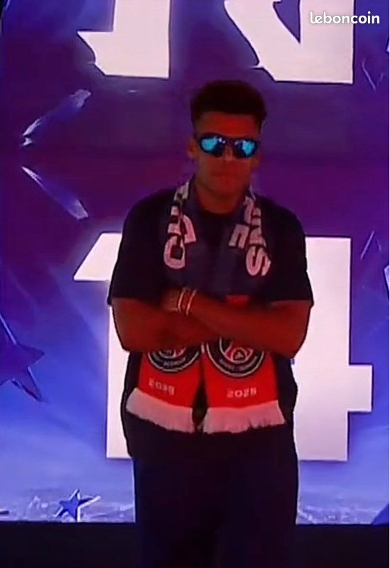 Echarpe Paris Saint Germain PSG NEYMAR JR Neuf et Authentique