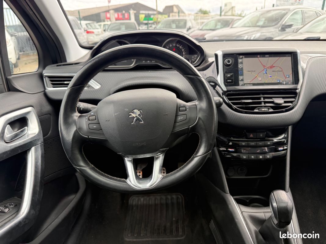 Peugeot 208 generation-i 1.6 bluehdi 100ch feline - catrplay - gps - toit panoramique - rard de recul - clim (image 18)