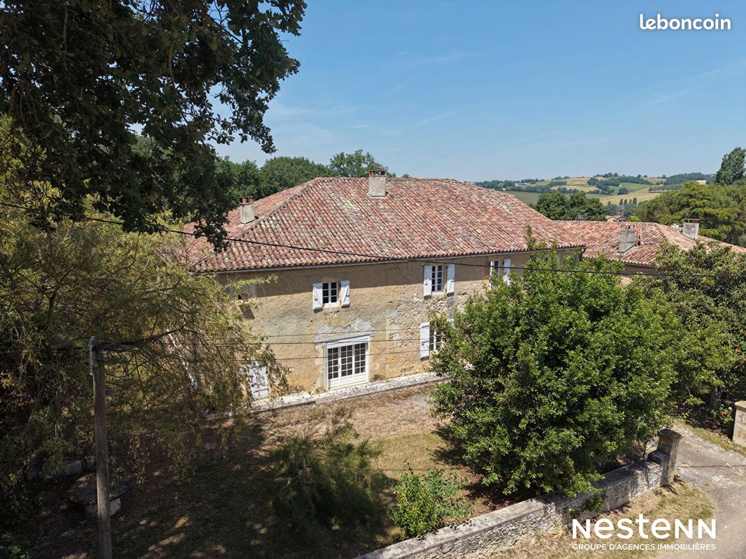 Maison 6 pièces 255 m² · à Maignaut-Tauzia · 255 m² · 249 000 €